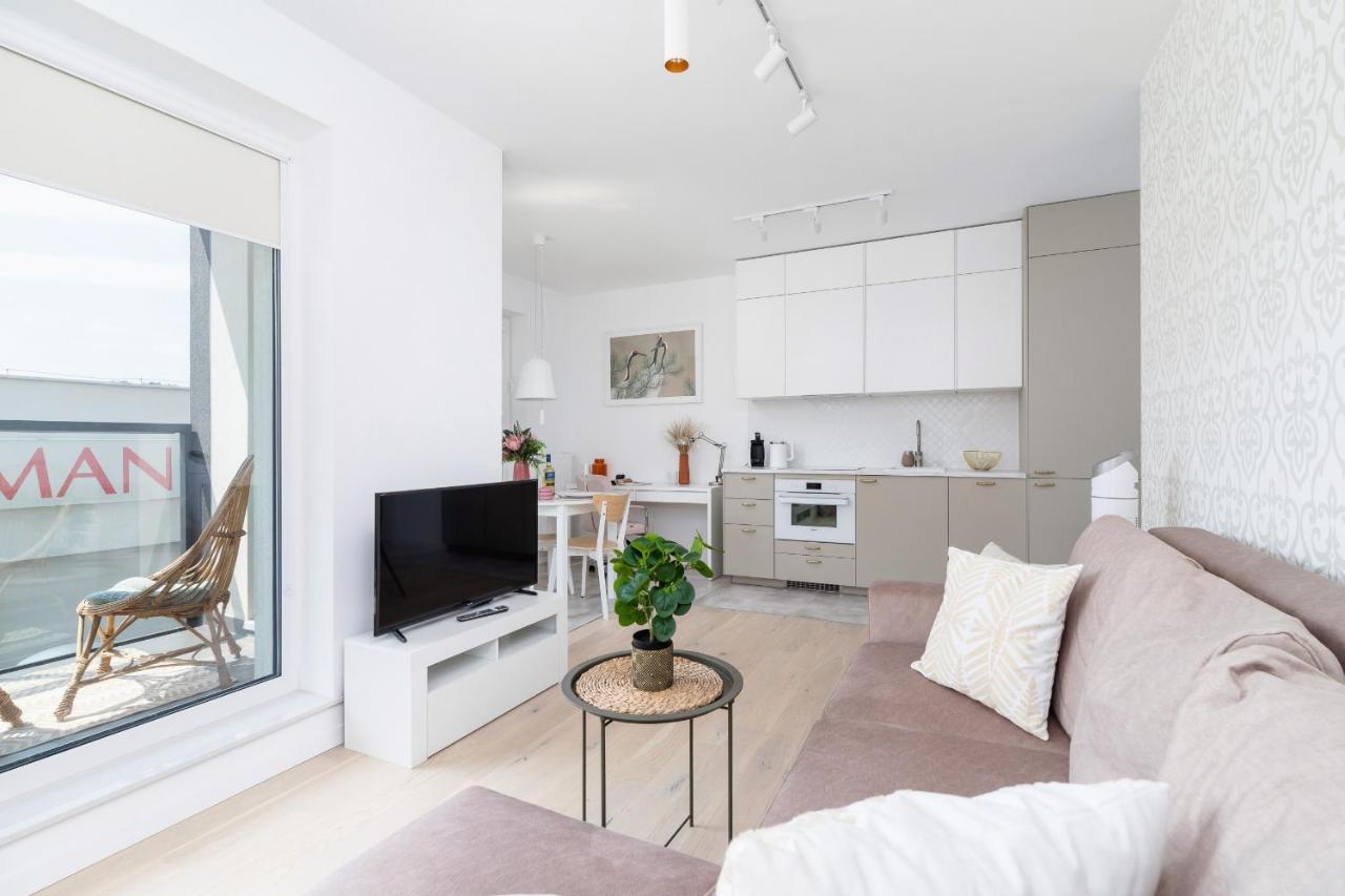 Apartment With Balcony & Parking Mogilska By Renters Prestige Краков Экстерьер фото
